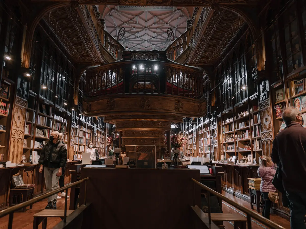 Que faire à Porto en seulement 3 jours sans voiture ? 3 Livraria Lello Porto
